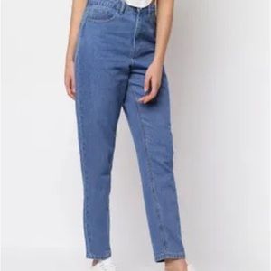 RIOT HIGHWAISTED MOM RIGID JEANS